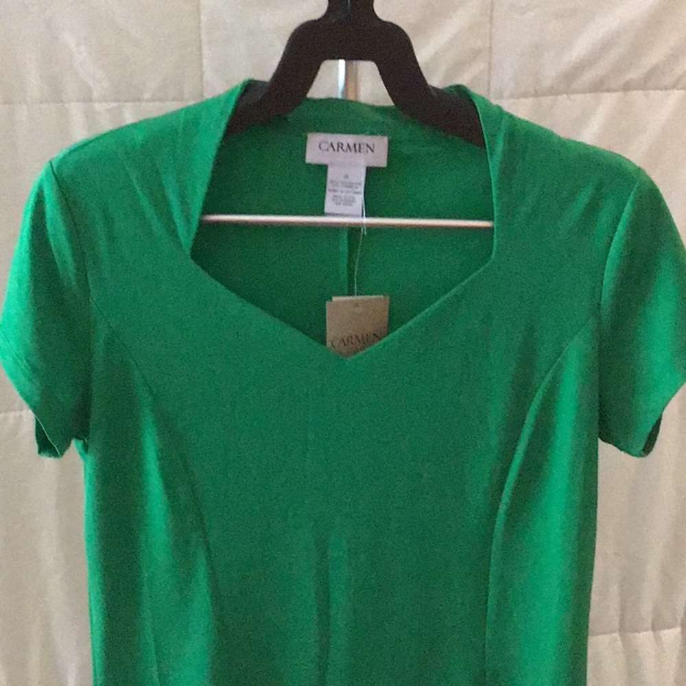 Woman’s short sleeve top   S.  NWT st pat ready ☘️